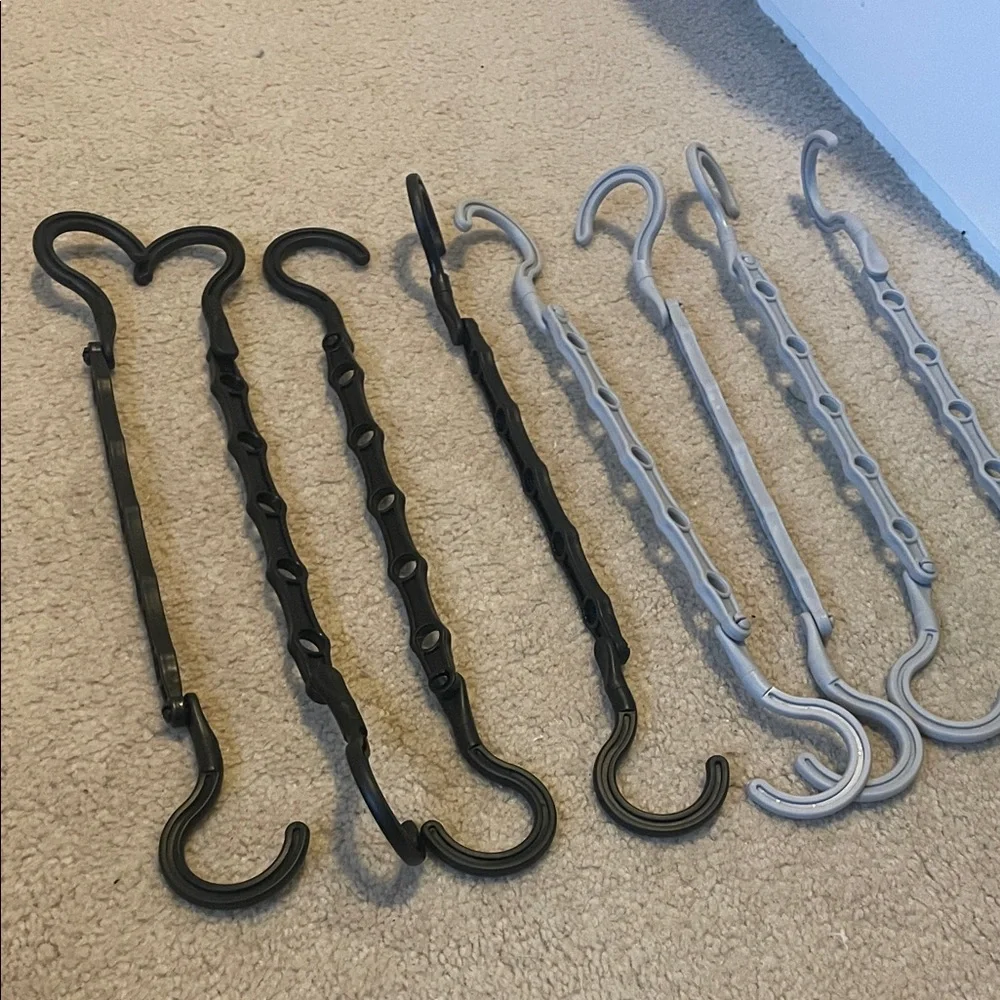 Amazon Essentials Black Closet Organizer Hooks - 8 Pack